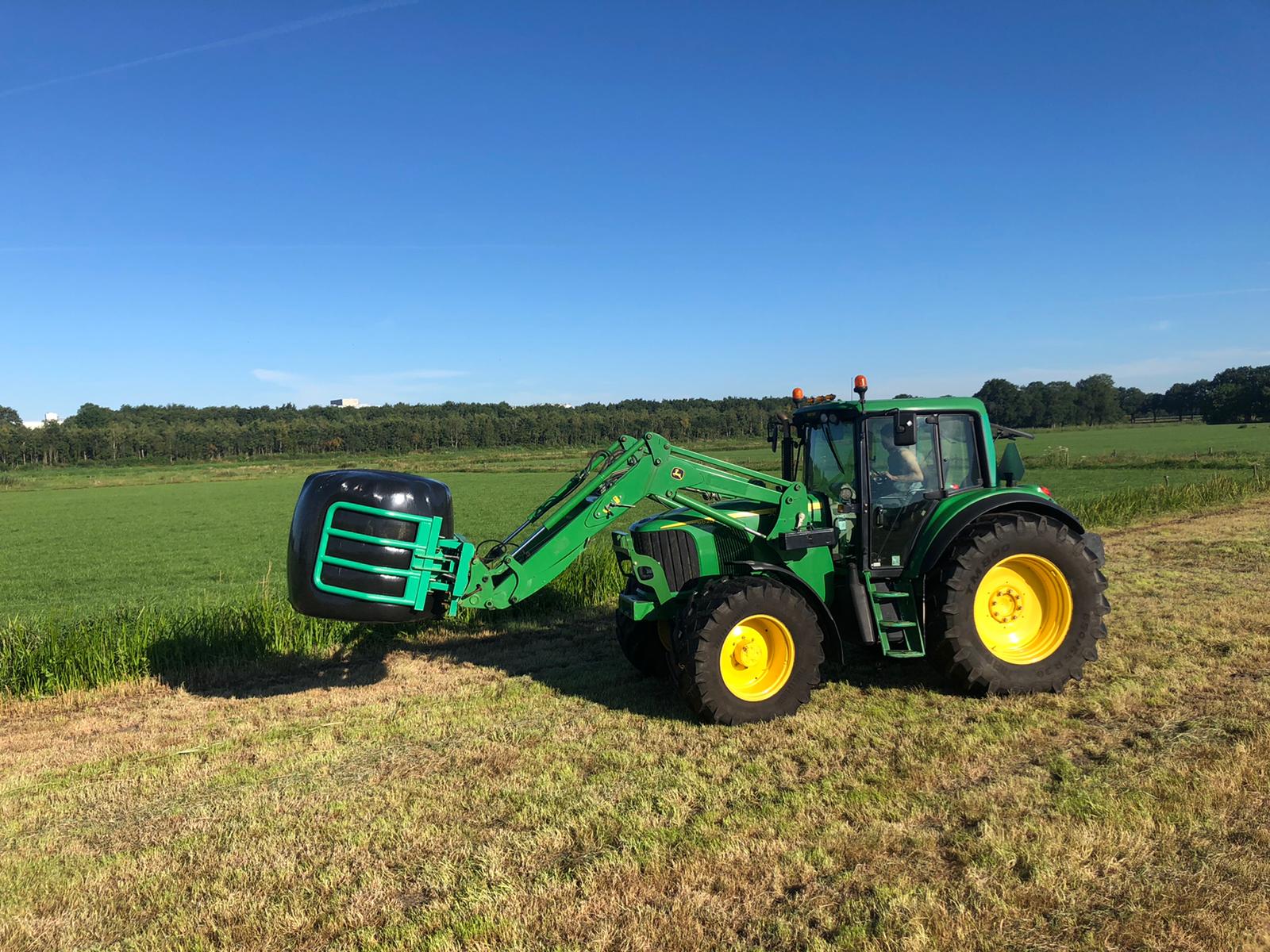 John Deere met balenklem