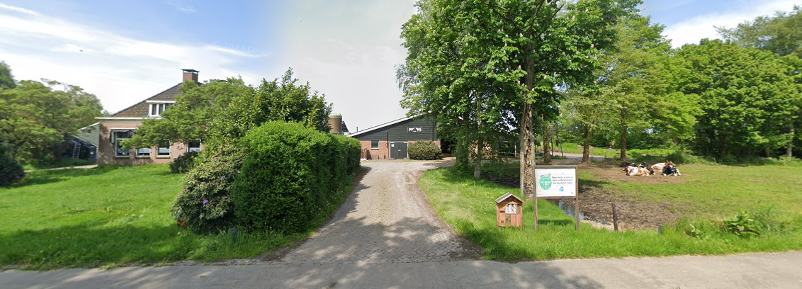 Vooraanzicht boerderij